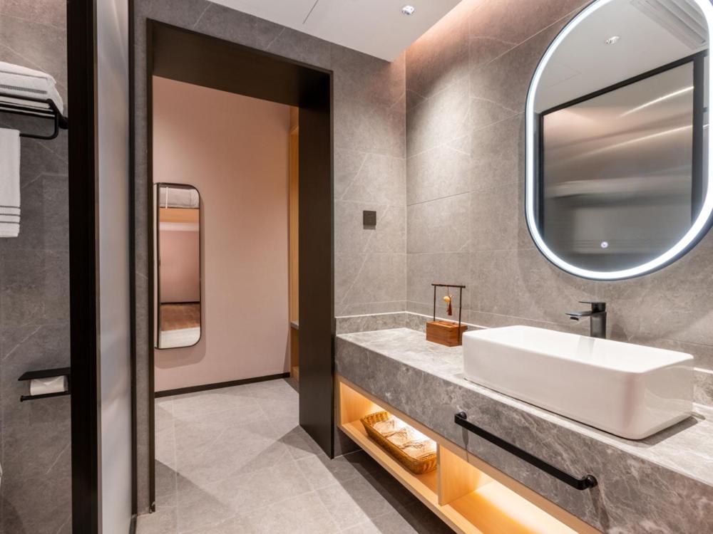 Yunju Hotel Beijing Yonghe Palace Guijie Siheyuan Pequim Exterior foto